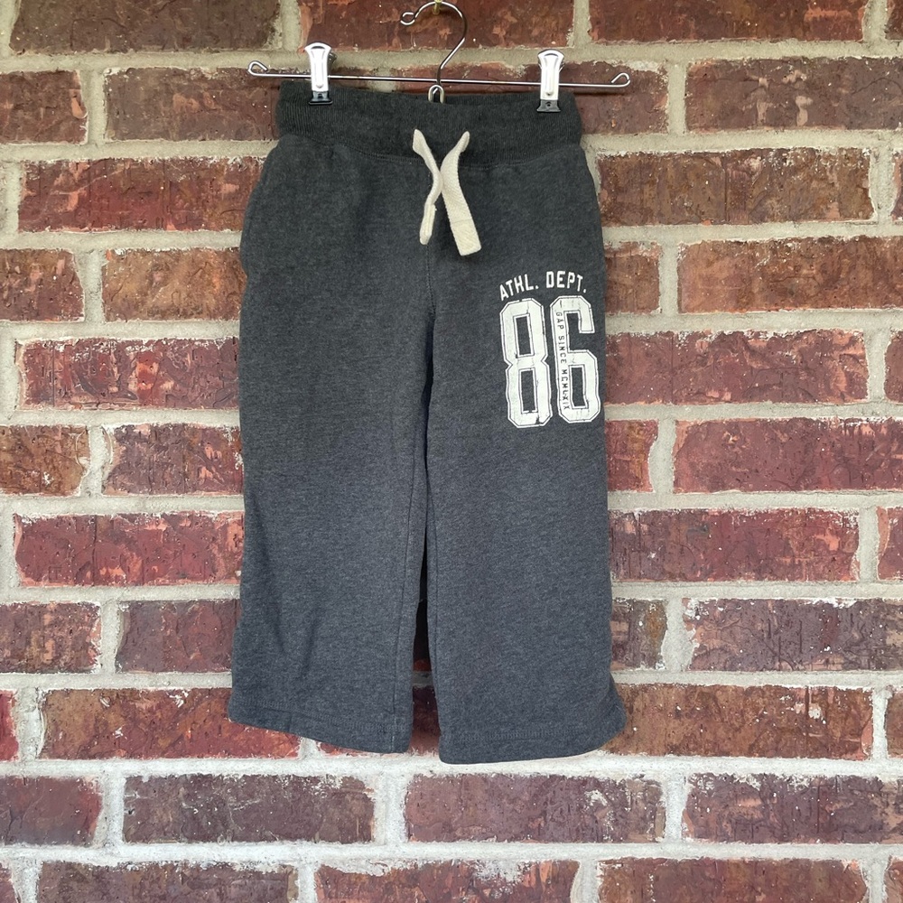 Little Boy’s Gap Kids Gray Sweatpants Size XS 4-5